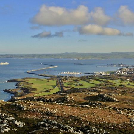 Ynys Lawd, Holyhead Marina Apartment Bagian luar foto